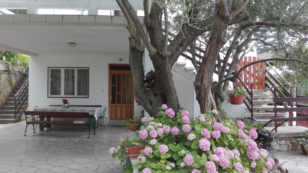 Apartments Bojana Rab Supetarska Draga Exterior photo